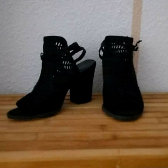 Heels - Picture 1 of 2